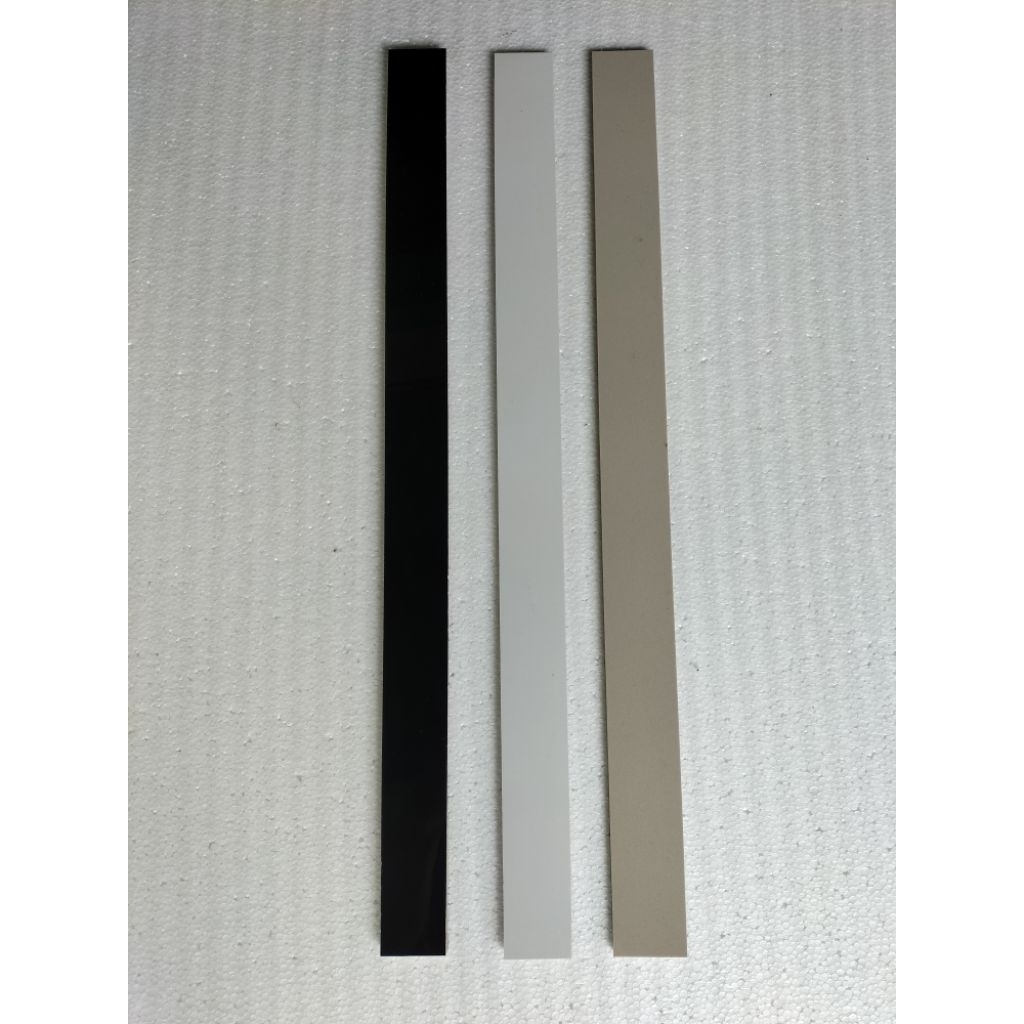 Lis/plin granit ukuran 3x44cm warna hitam, putih dan cream