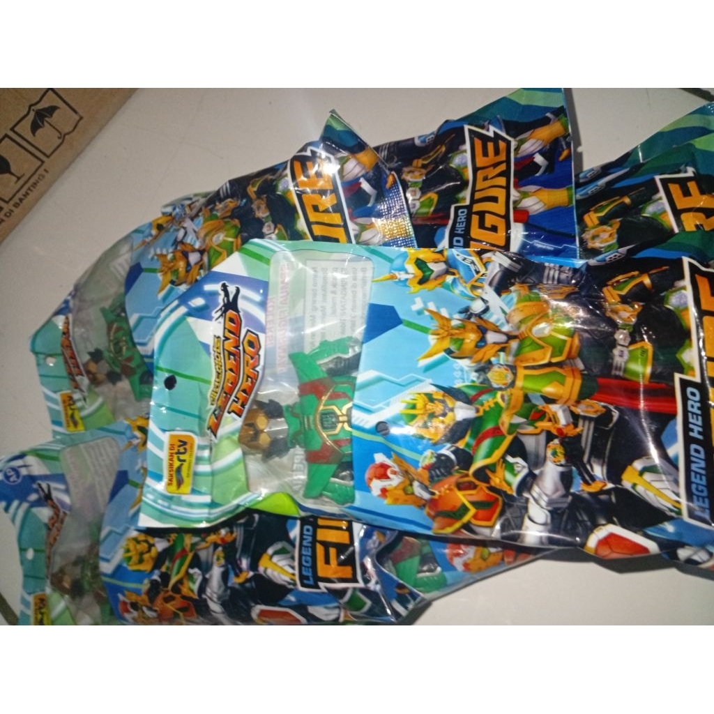 ACTION FIGURE. LEGEND HERO