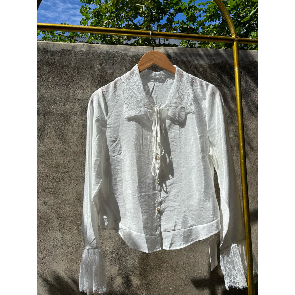 KEMEJA_SATIN_PUTIH