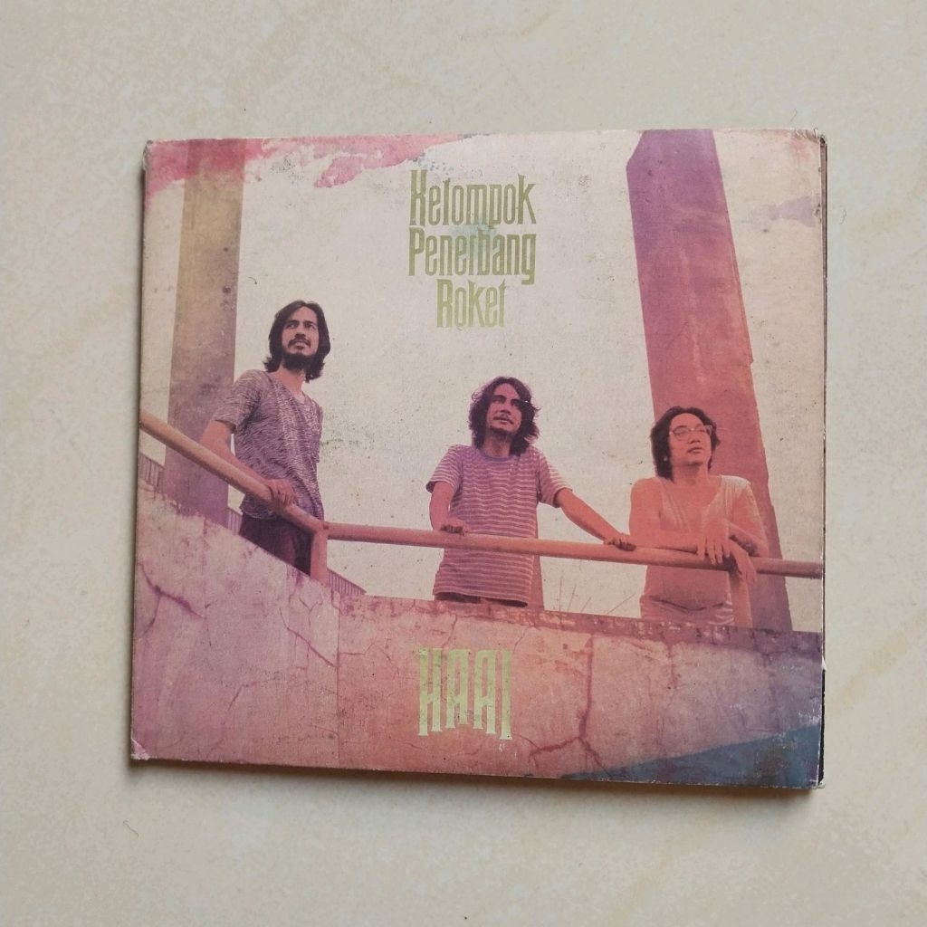 CD KELOMPOK PENERBANG ROKET ALBUM HAAI
