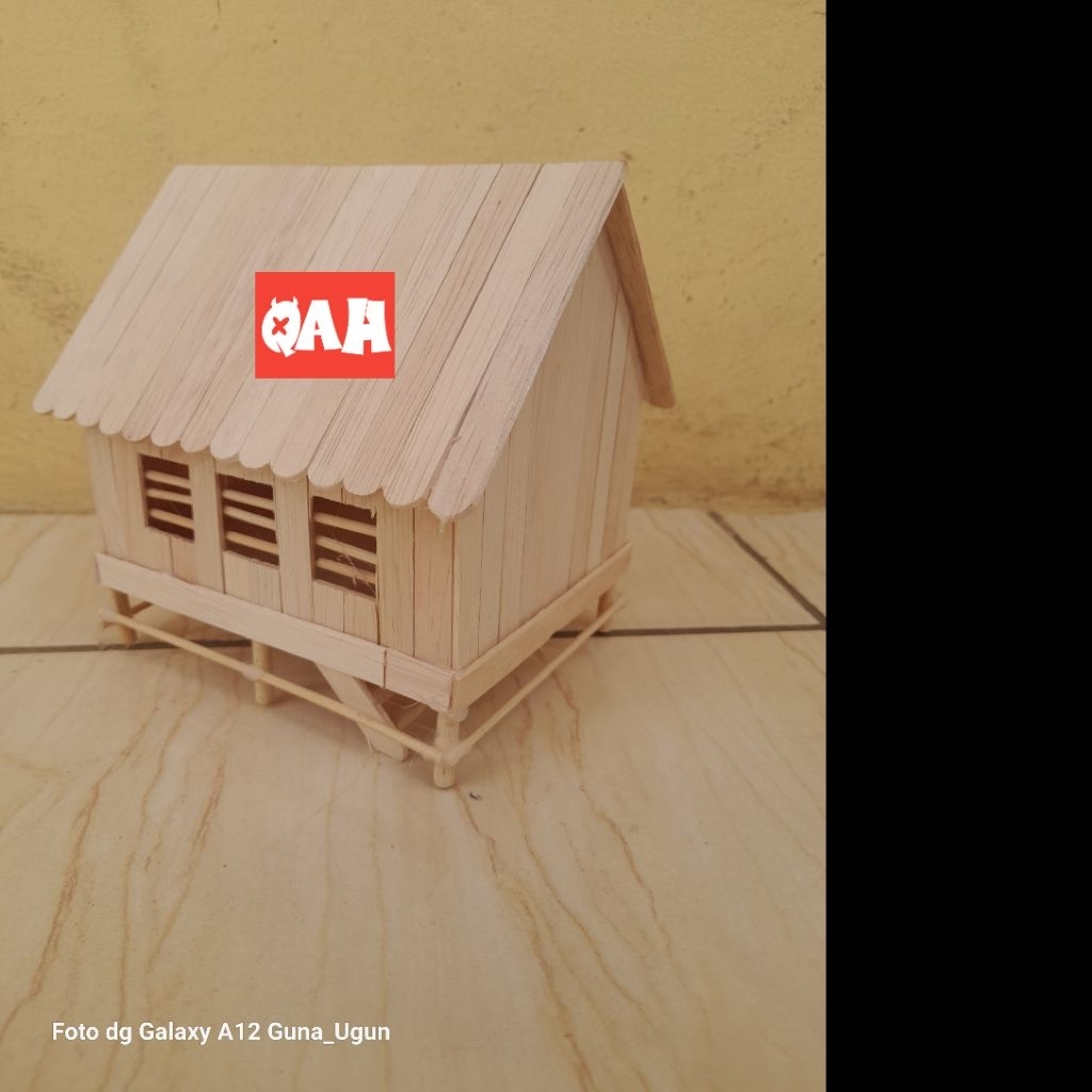 miniatur rumah adat aceh