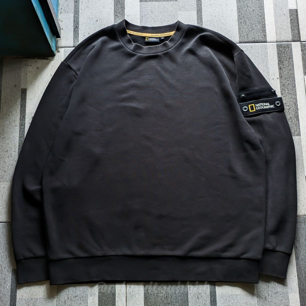 National Geographic Crewneck Patch Hitam Original Back Logo Patch Streetwear