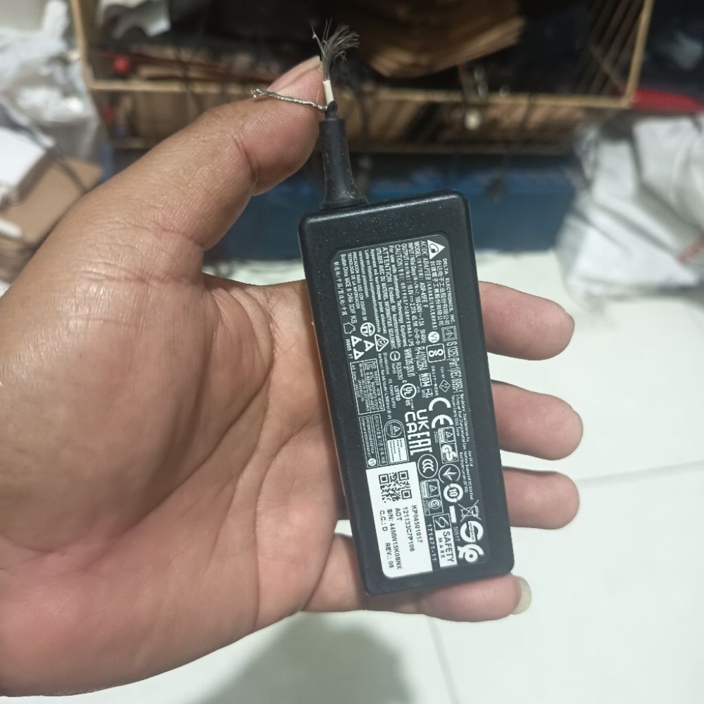 acer delta 19v 2,37a 45watt ori Adaptor Laptop ( buntung )