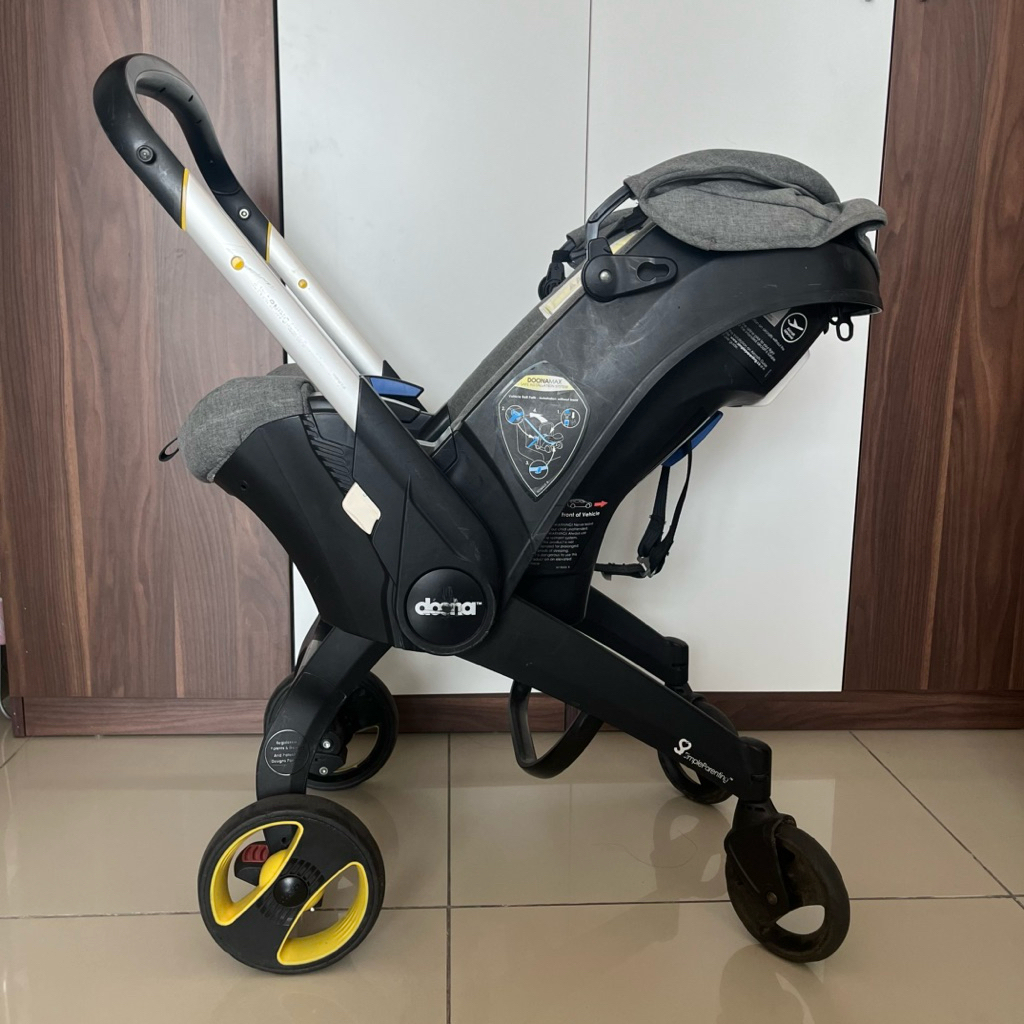 Preloved Doona Car Seat & Stroller