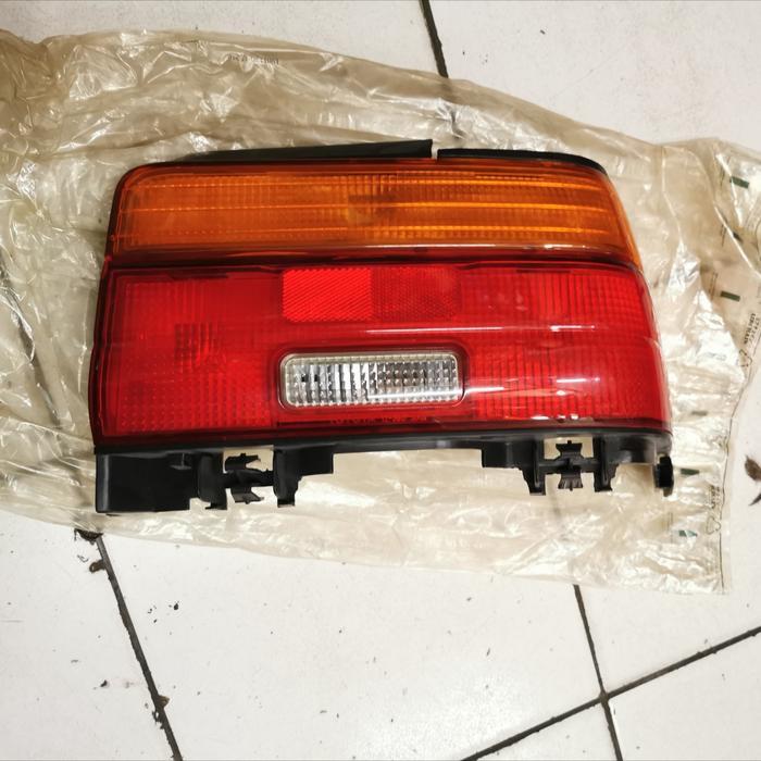 LAMPU BELAKANG TOYOTA GREAT COROLLA SE.G AE101 USDM OK.