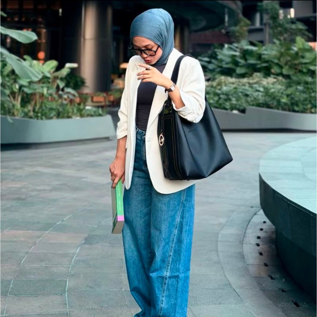 Original Tas Locamode Hobo 004 Kulit ( Warna kain dalam random )