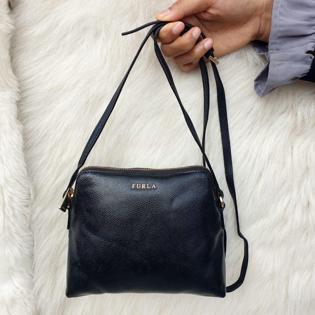 Tas Furla Sling Bag Selempang Wanita Kulit Asli Hitam