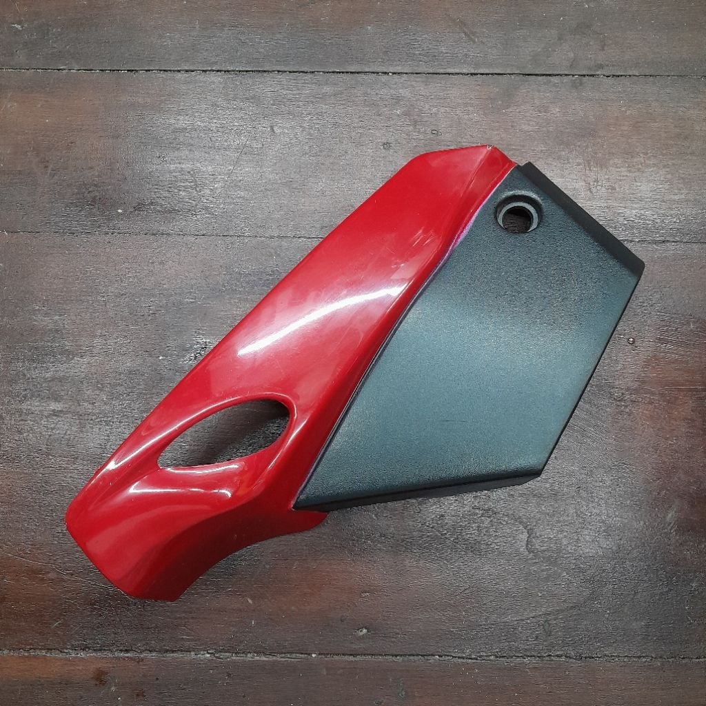 Cover Tutup Tepong Box Bok Aki Accu Yamaha F1ZR Original YGP 4US