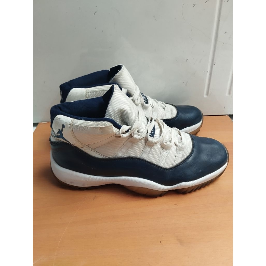 Sepatu Basket Sneakers Nike Jordan Retro 11 Size 44