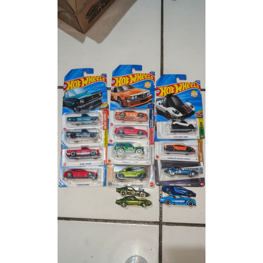 paketan hotwheels 15pcs