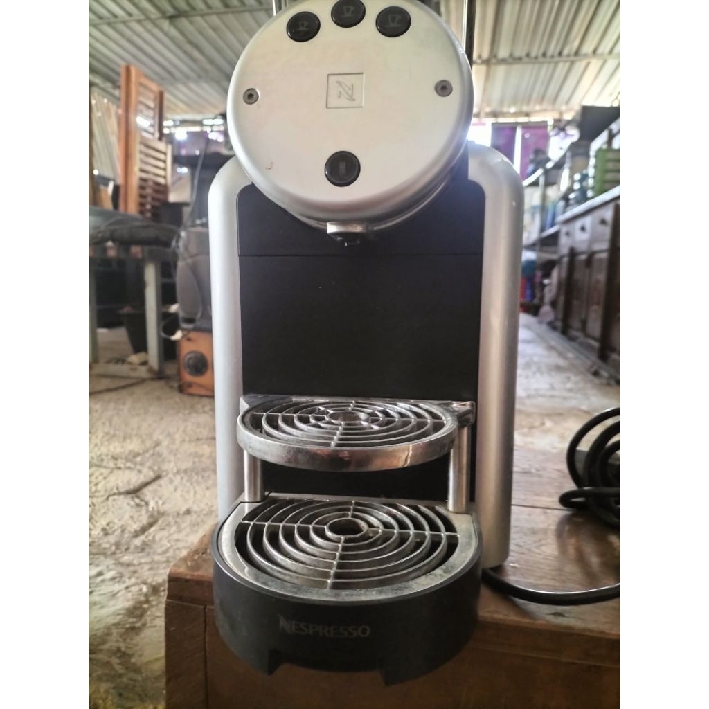 Mesin kopi Nespresso type 9737