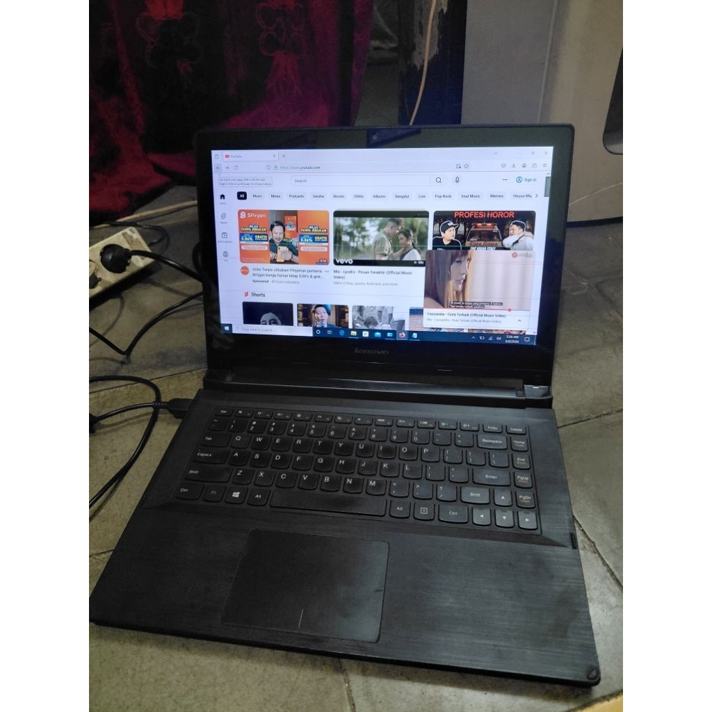 Laptop LENOVO  Flex 2-14 layar sentuh MINUS