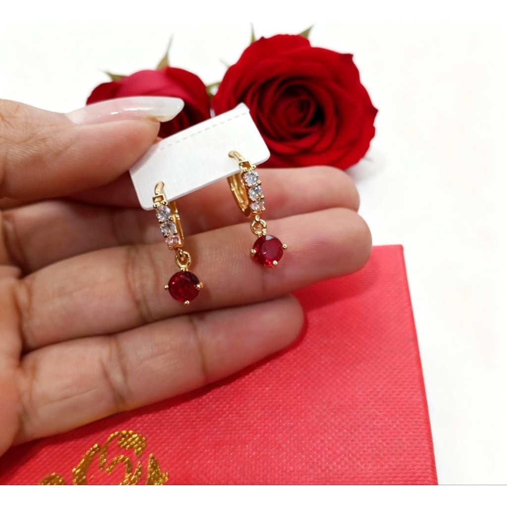 Anting Titanium Permata Merah-anti luntur