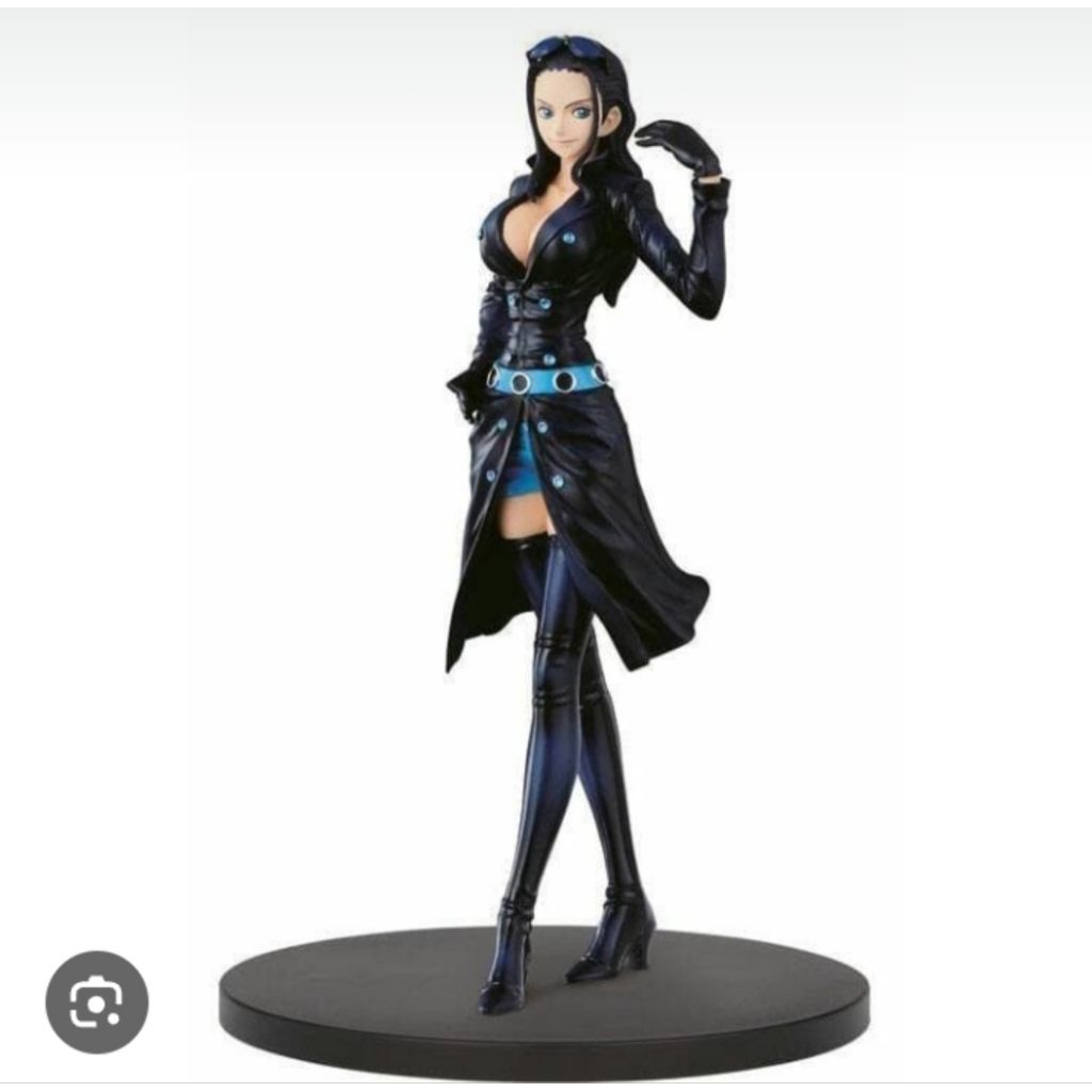 action figure Nico Robin baju hitam