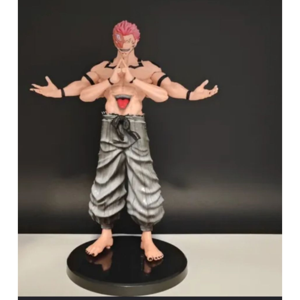 action figure Sukuna berdiri dari jjk