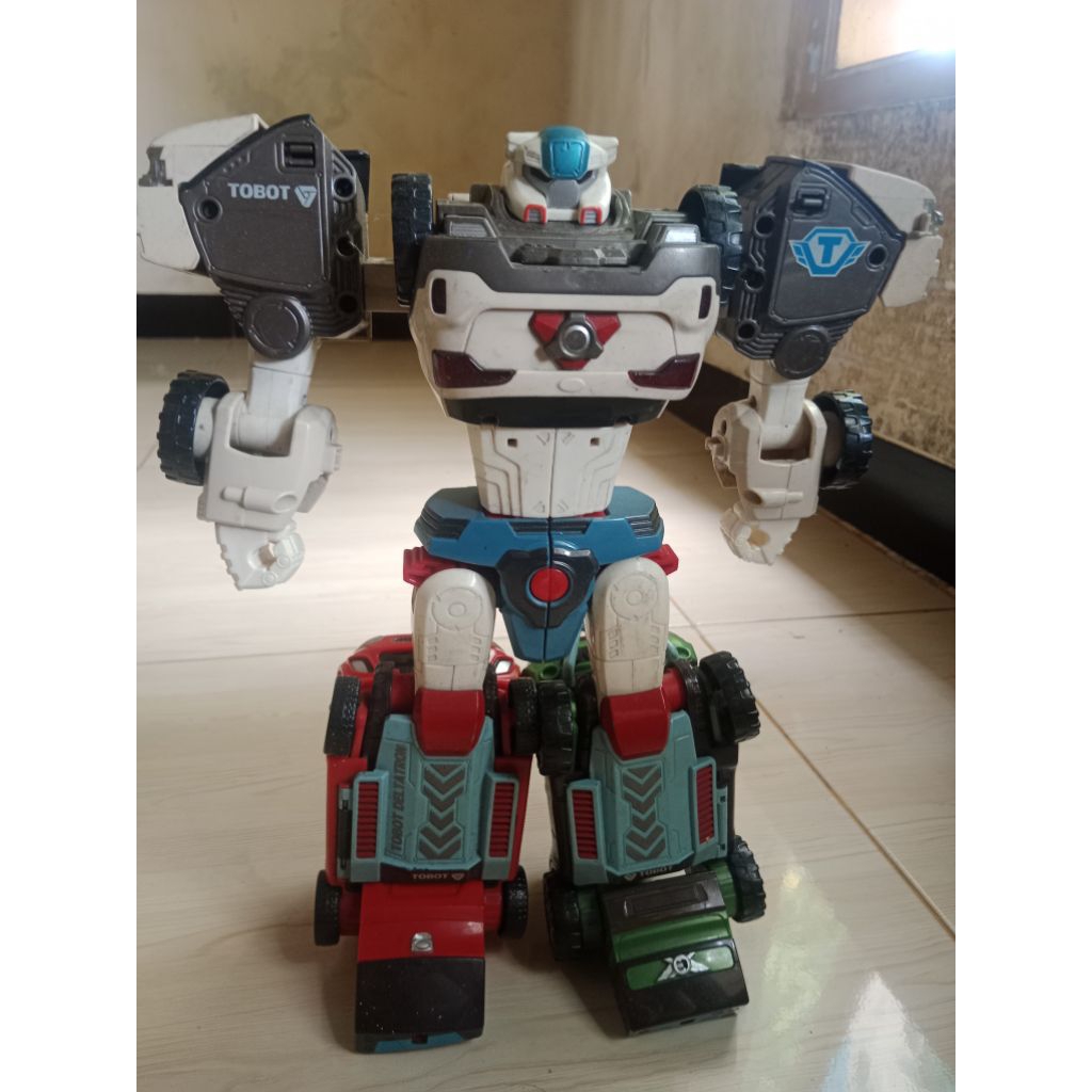 Tobot deltatron ukuran besar young toys [ bekas ]
