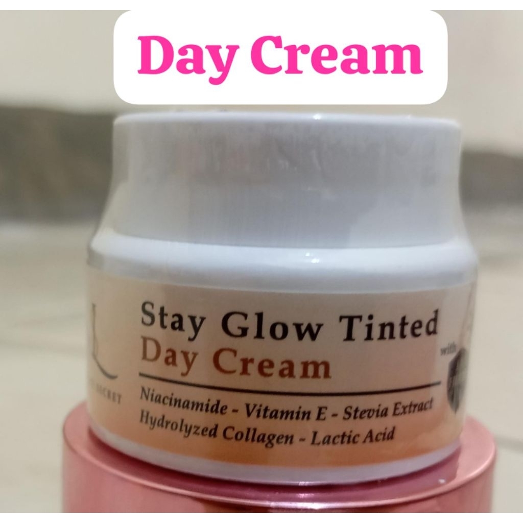Bedak Anti Flek Krim Siang LAZY SECRET Stay Glow Bantu Samarkan Flek Cerahkan Wajah Kusam Kulit Cera
