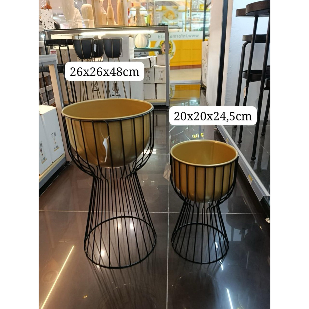Informa pot dengan stand besi gold/hitam