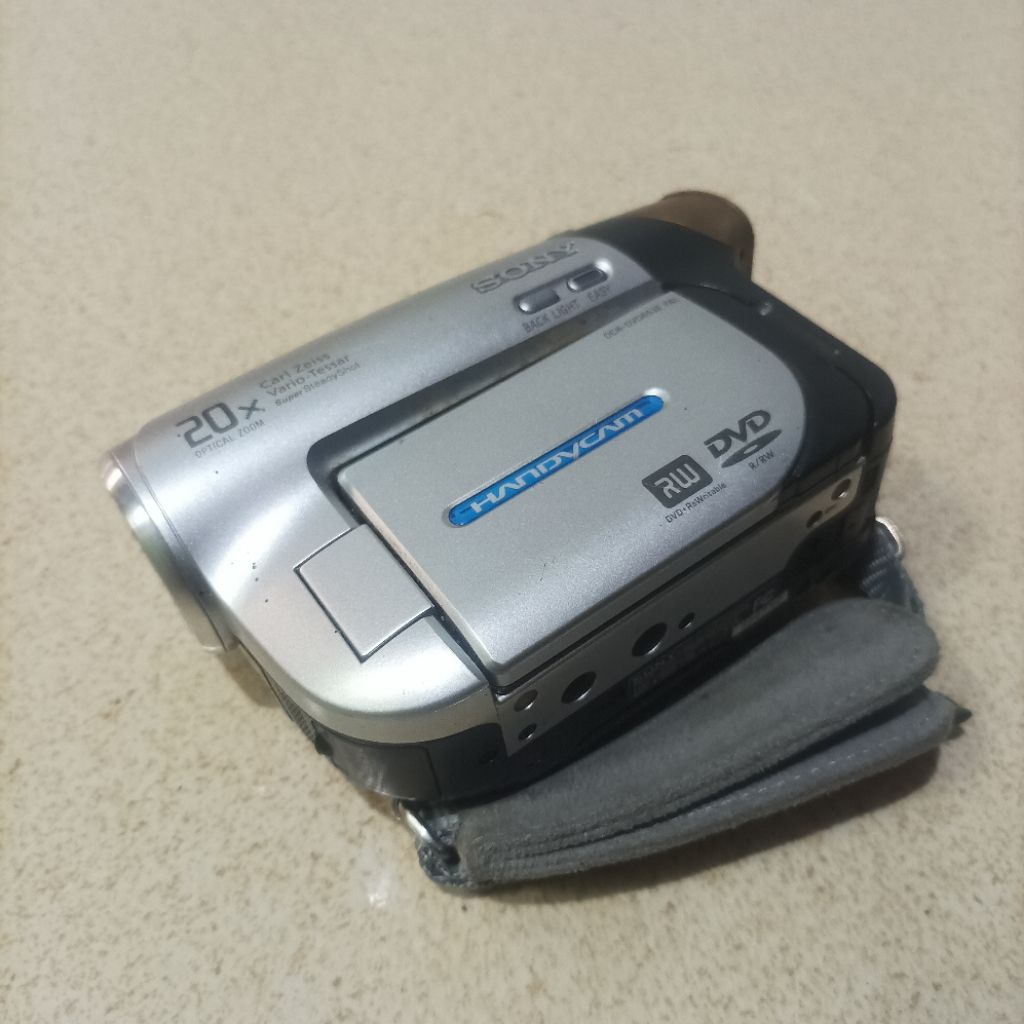 Original Sony Video Camera Recorder Handycam DVD653E