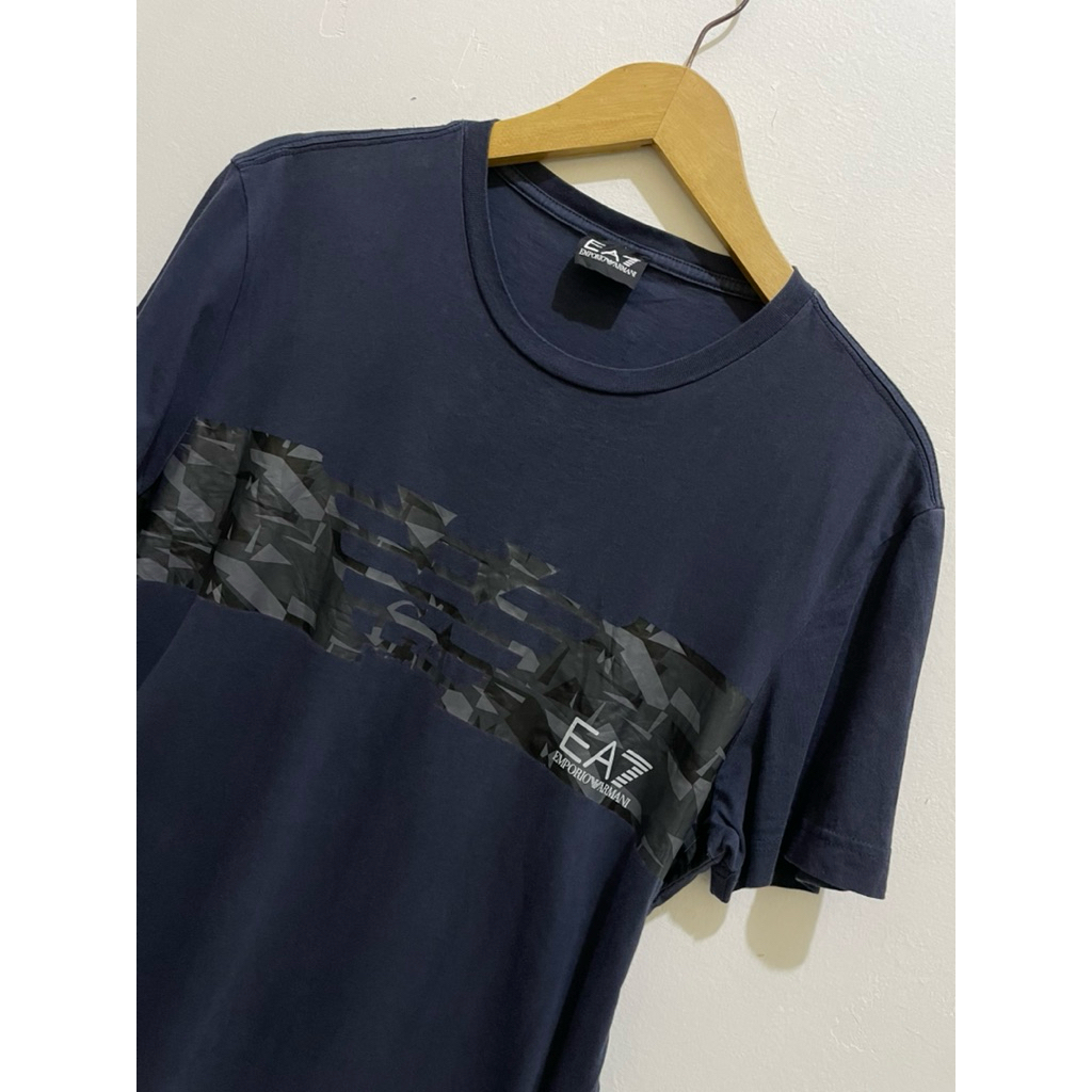Emporio Armani EA7 Kaos Pria