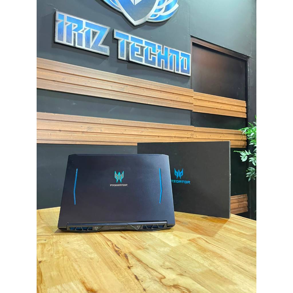 READY Acer Predator Helios 300 PH315-52