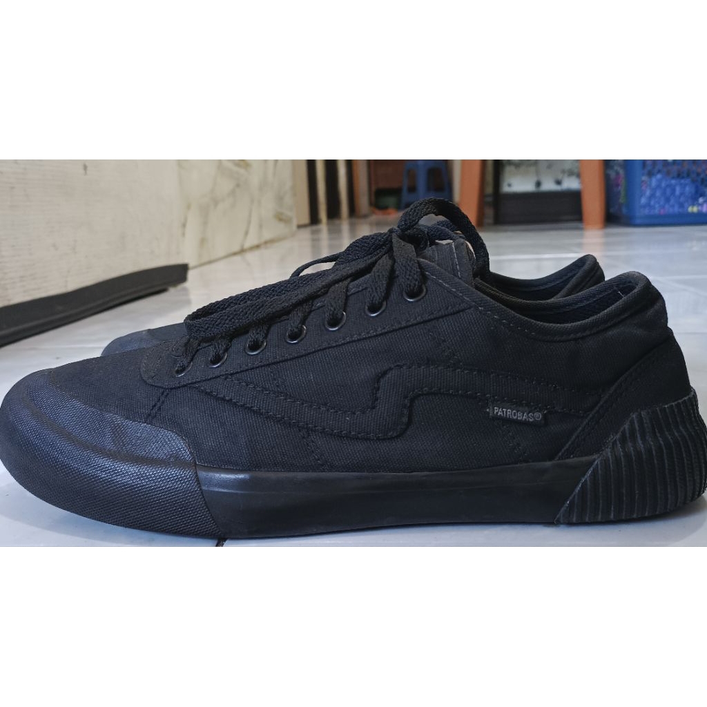 Sepatu Patrobas size 43