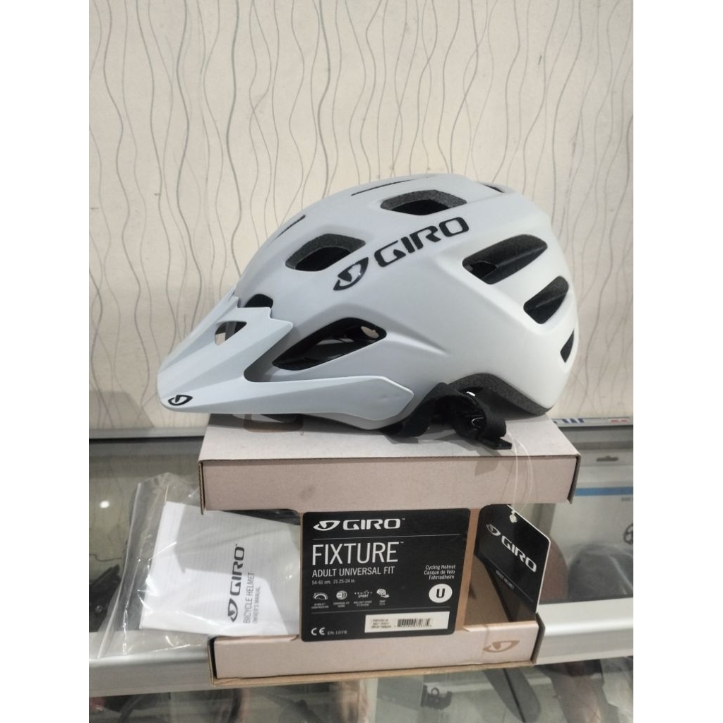 Helm giro fixture original/helmet new (baru) original