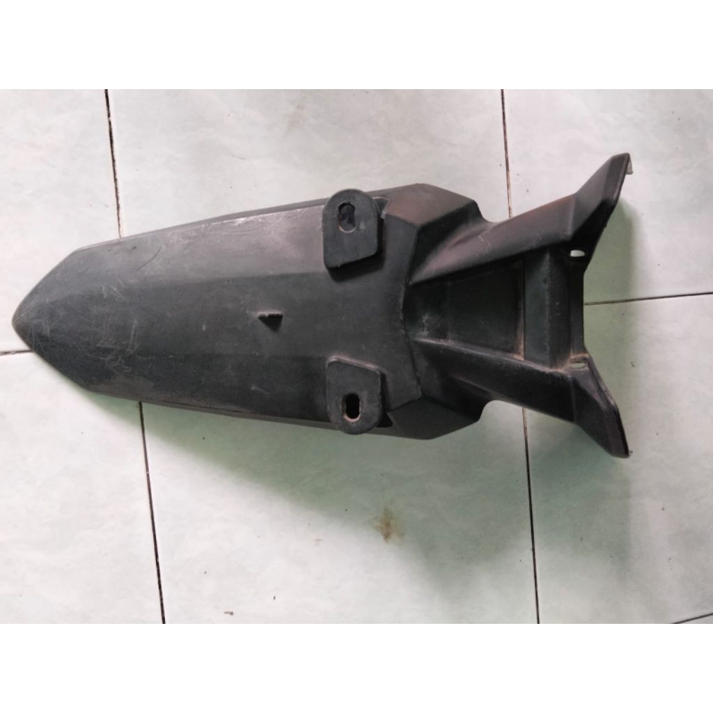 spakbor belakang honda cs 1 one original
