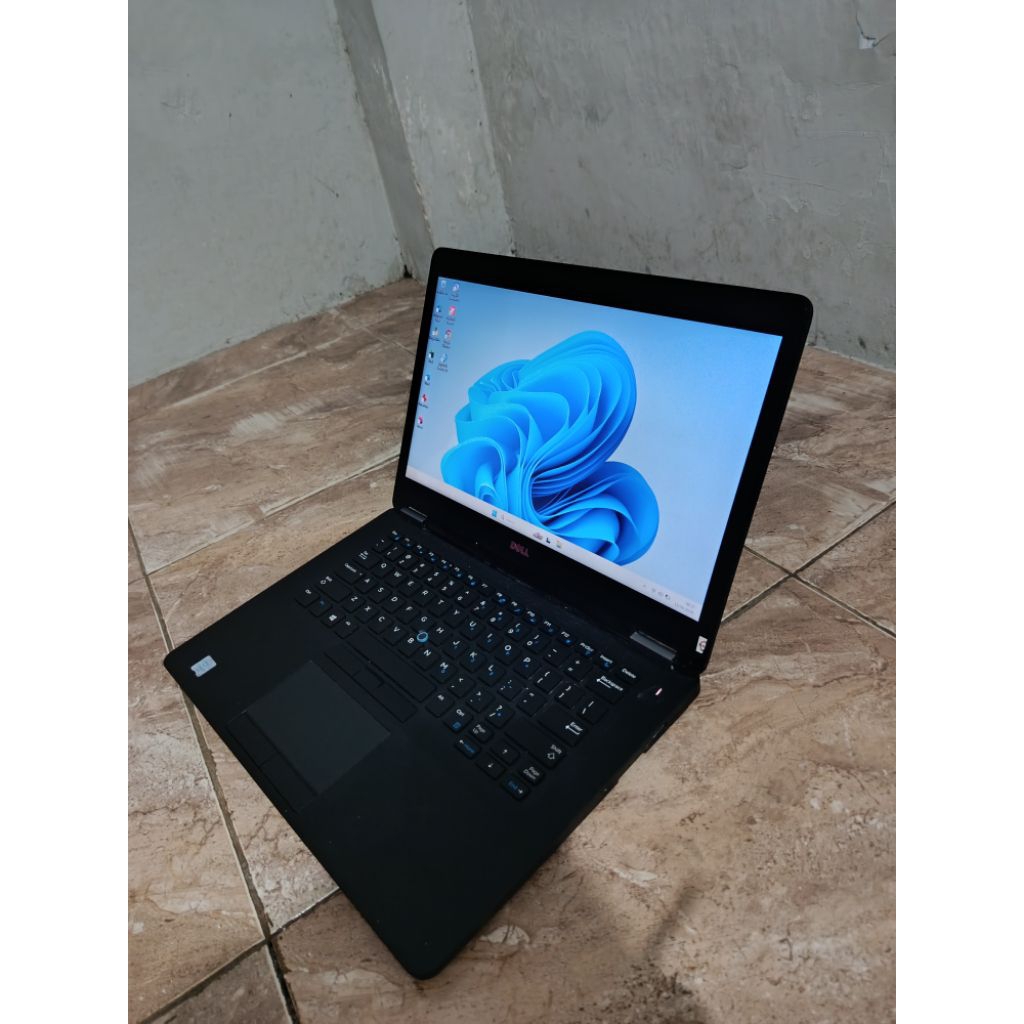 Laptop Dell E7470, core i7 gen 6, ram 8 gb, Ssd 126gb murahh