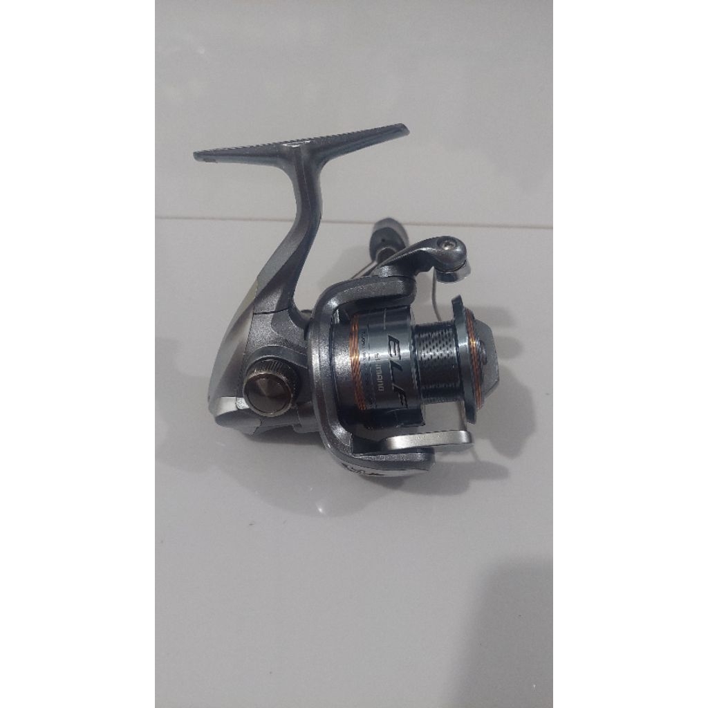 reel shimano ELF C2000