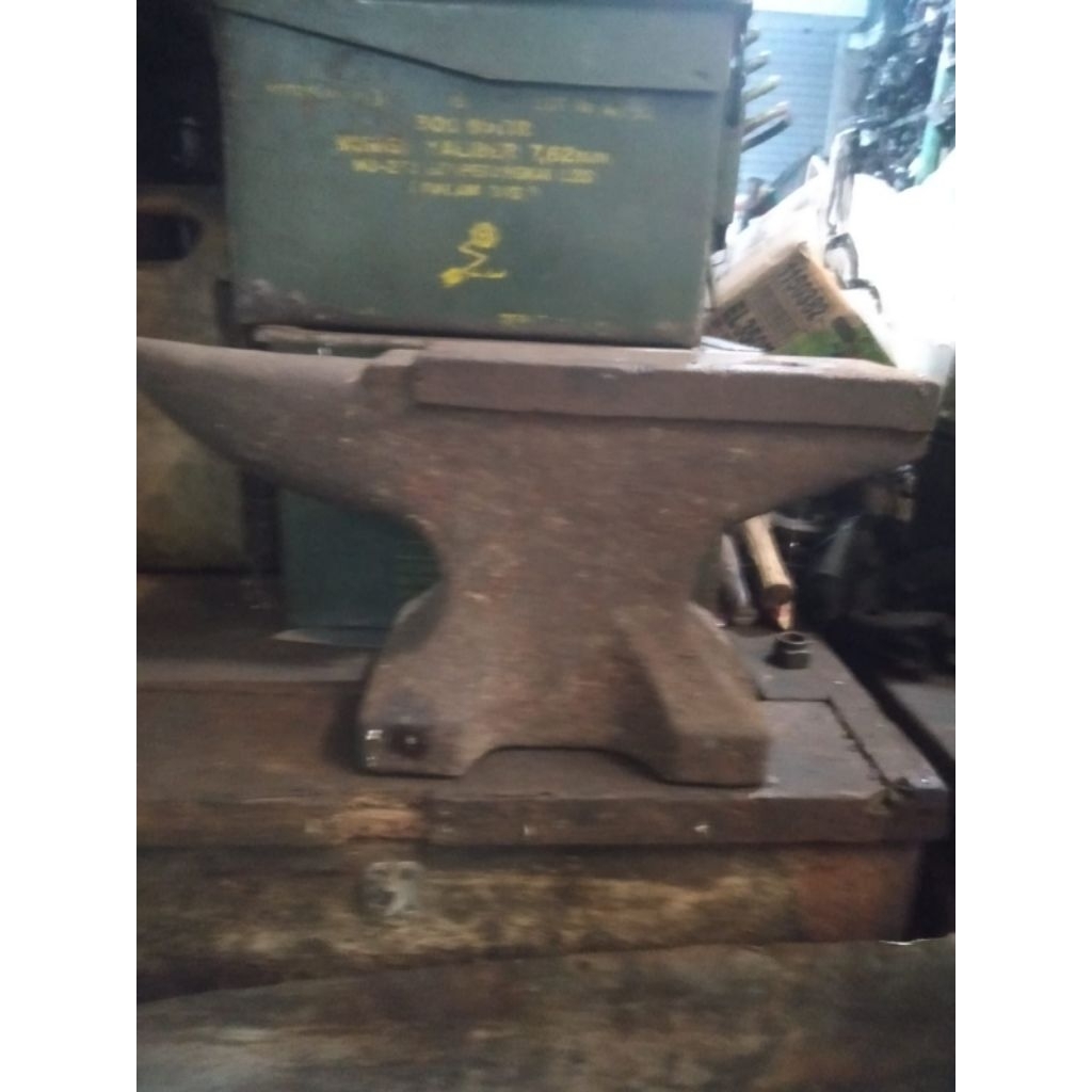PARON LANDASAN BESI ANTIK 55 LBS / 25 KG