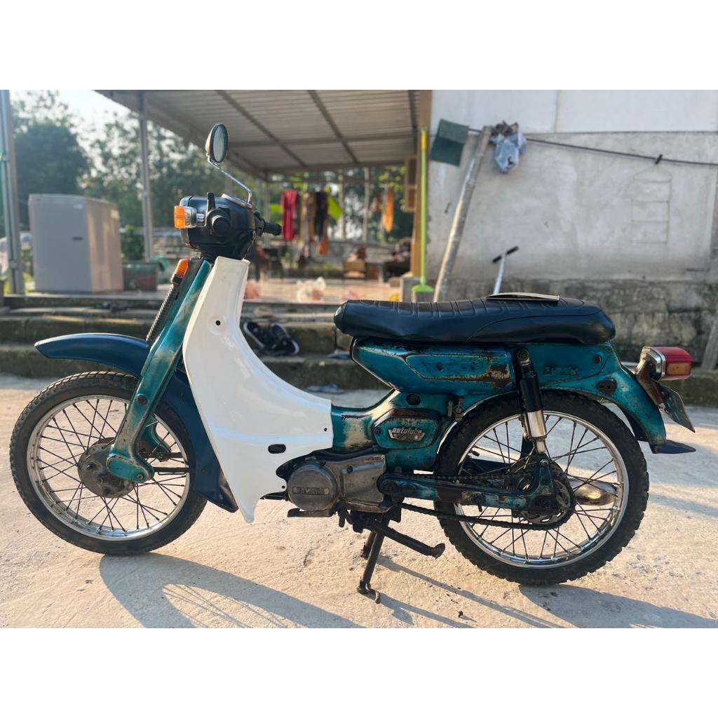motor yamaha v75 biru