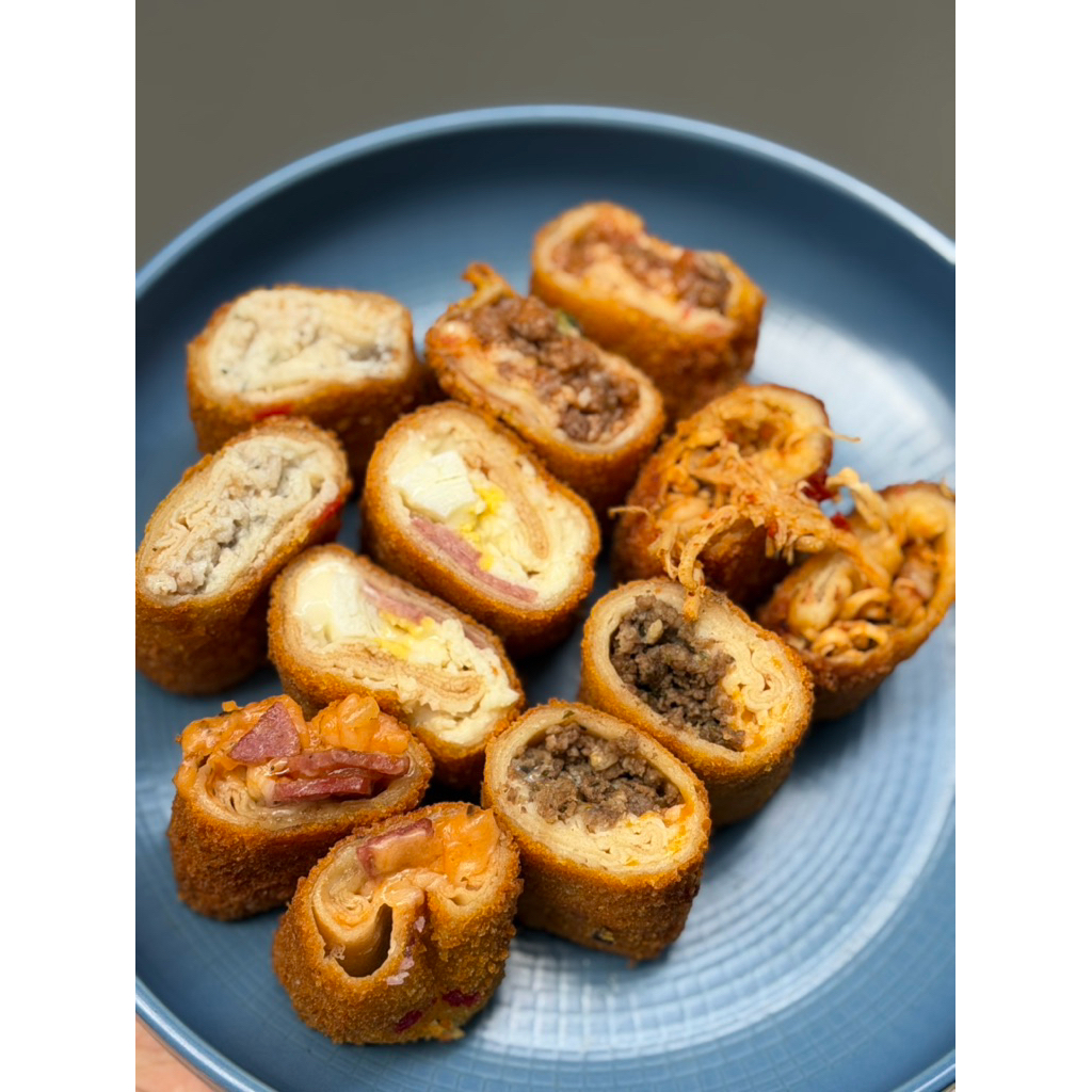 Risoles frozen (smokedbeef eggmayo,beef bolognese,spicy chicken,creamy chicken mushroom,jando pedas)