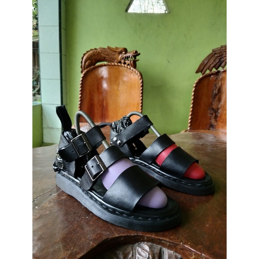 DR MARTENS GRYPTON / DOCMART SANDAL