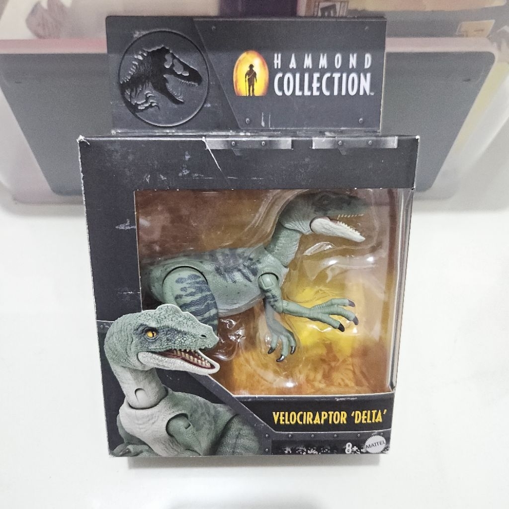 Jurassic World Hammond Collection Velociraptor Delta Dinosaurus Action Figure
