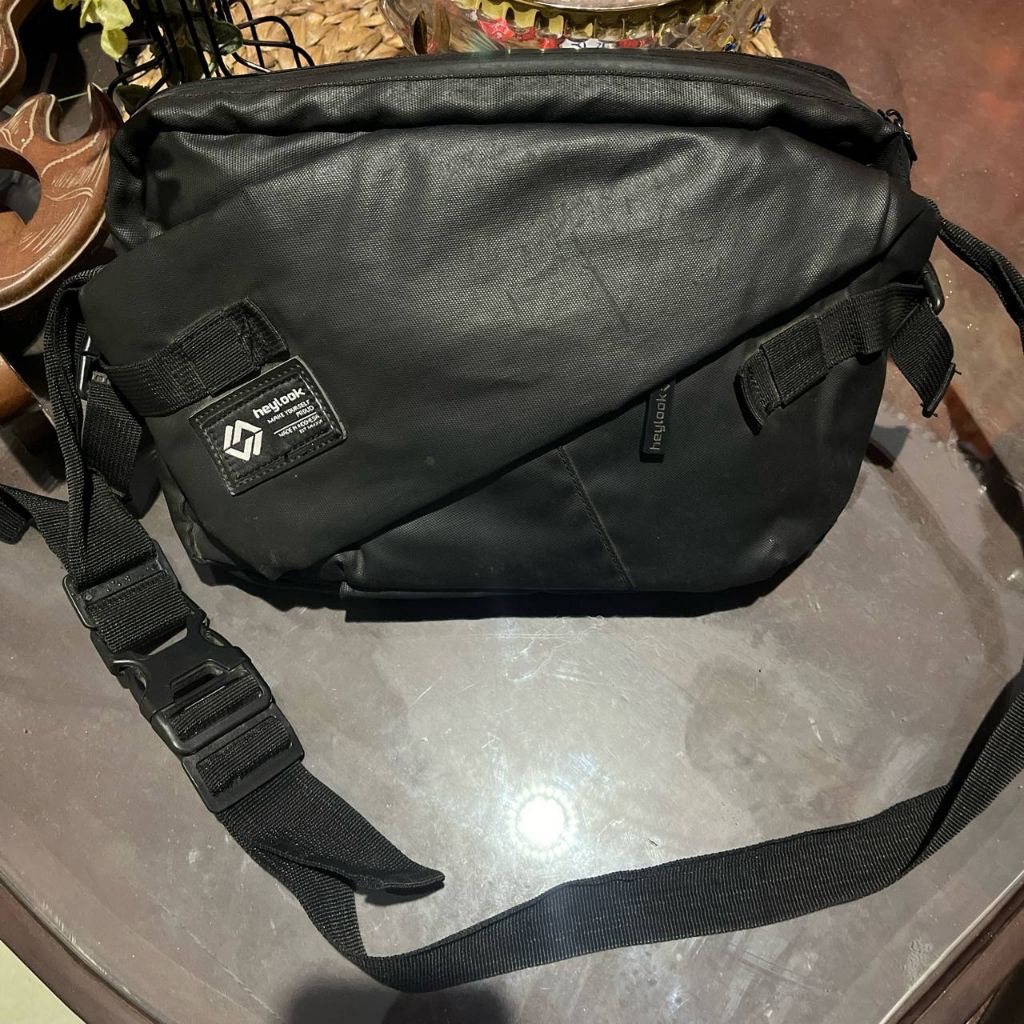 Tas Pria Selempang by HEYLOOK | Slingbag Anak & Dewasa bisa pakai | Waistbag Waterproof Anti Air | T
