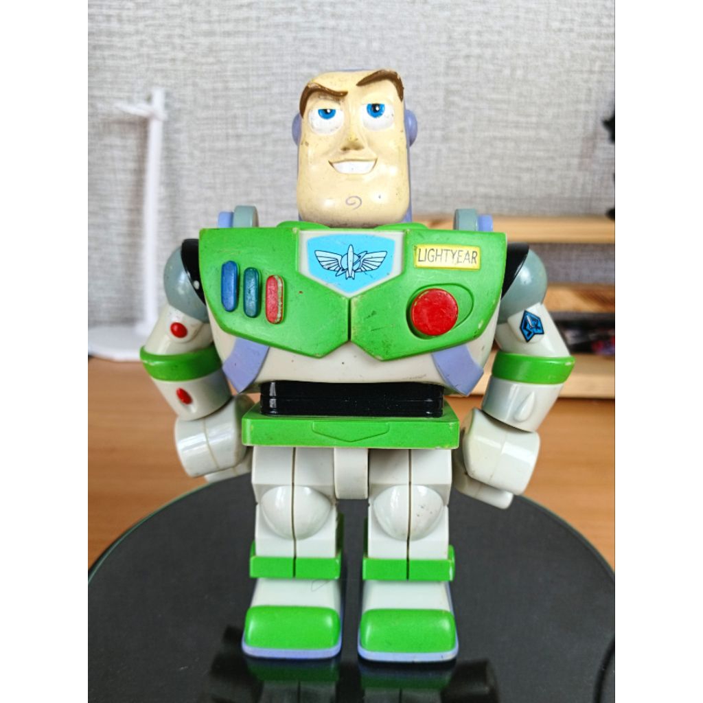 Figure Buzz Lightyear Disney Pixar Mainan