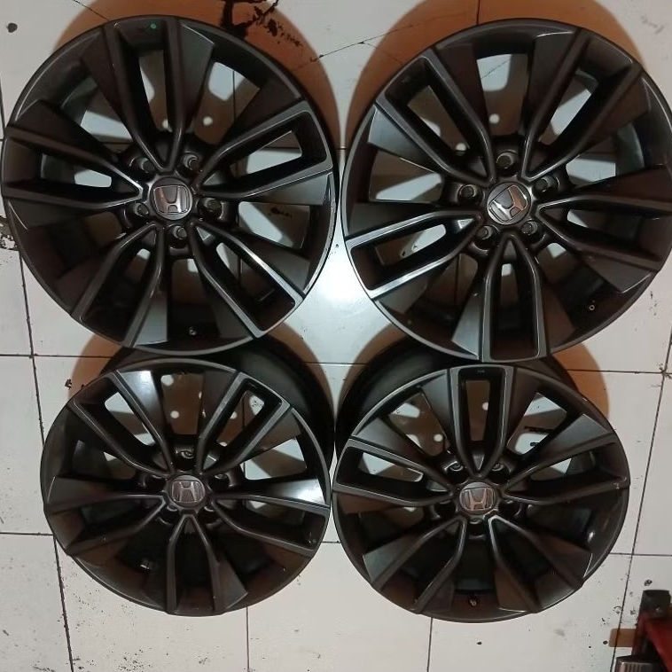 velg mobil bekas original copotan hrv ring 18 lubang 5x114,3