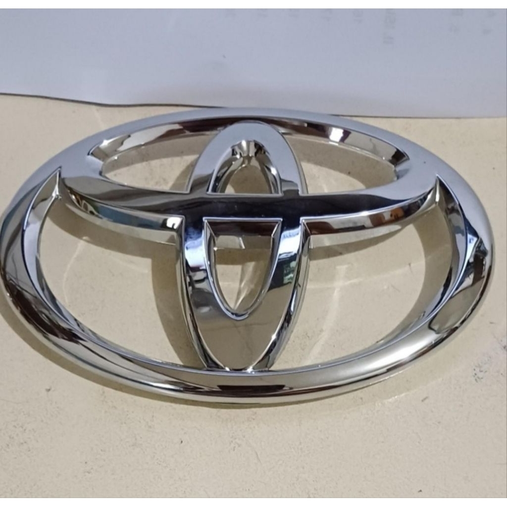 LOGO EMBLEM GRILL DEPAN AVANZA 2015- 2024 GRES BARU