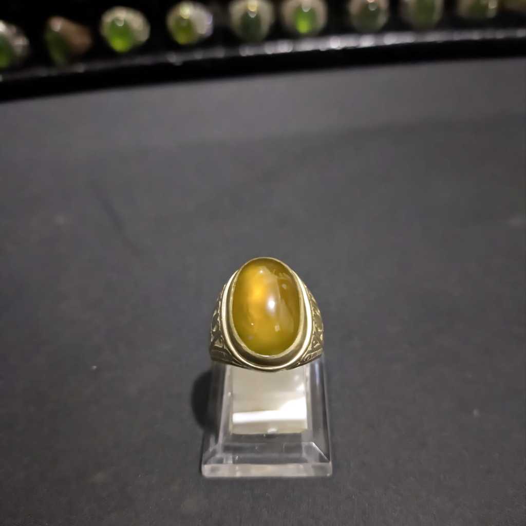 Batu Natural Idocrase Solar Aceh Change Color Golden
