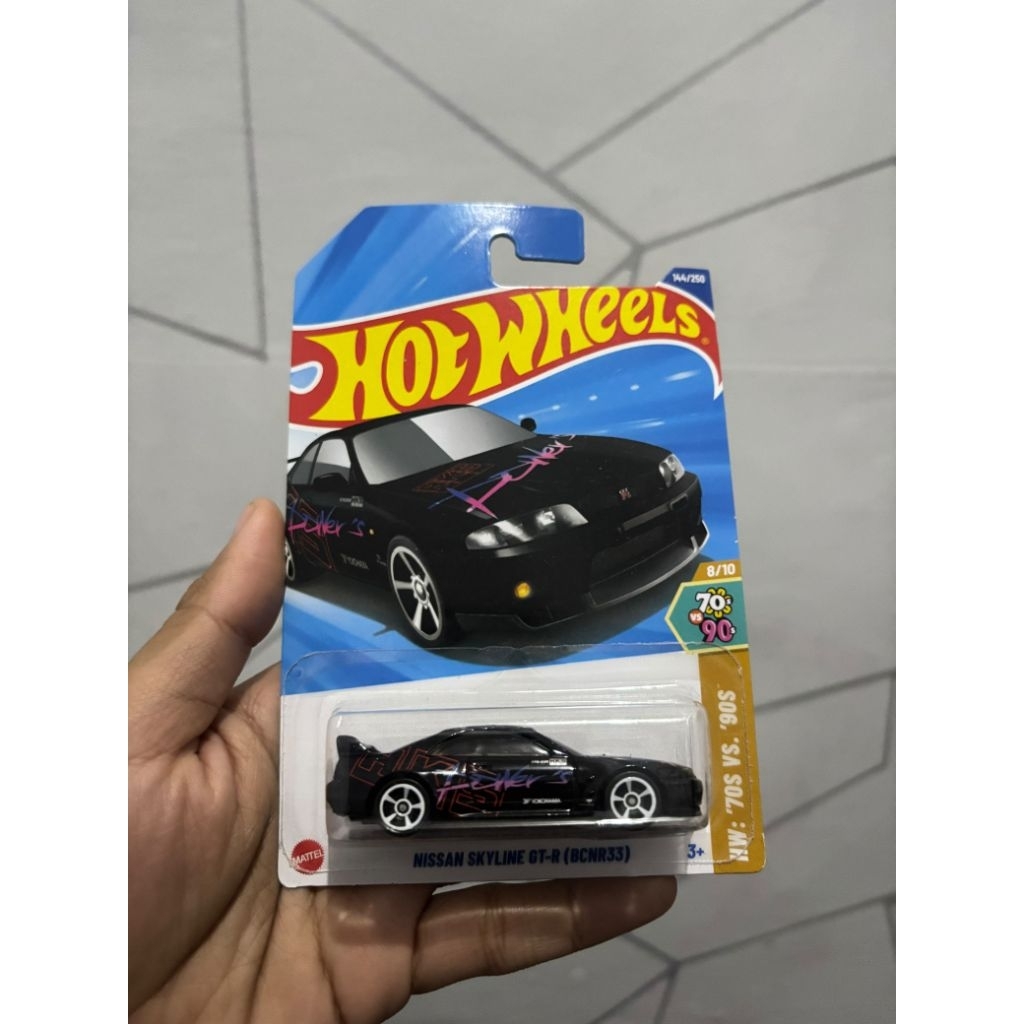 Hotwheels nissan skyline r33