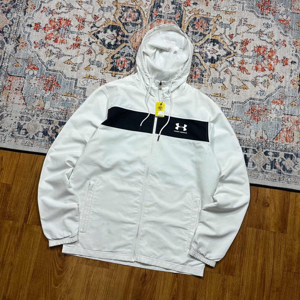 UNDER ARMOUR WINDBREAKER JACKET