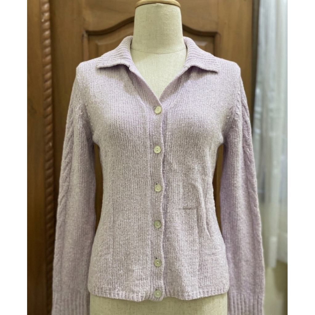 sweater warna ungu muda
