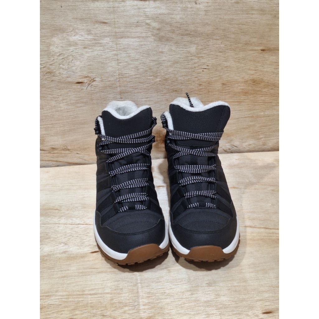 Sepatu quechua Nh500