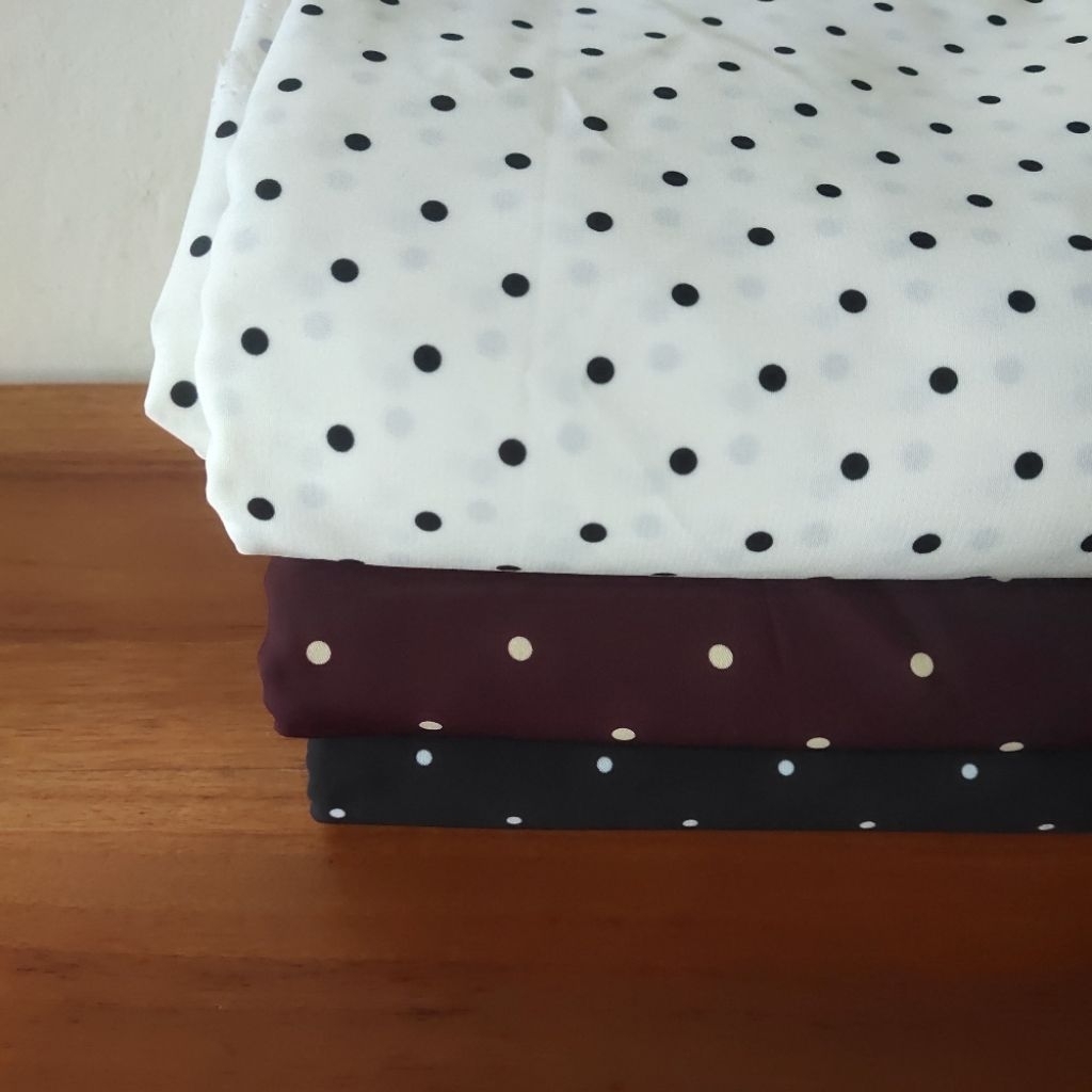 KAIN POLKADOT 24K/METER - WOLFIS - KAIN METERAN - KAIN POTONGAN - KAIN KILOAN - KAIN MURAH