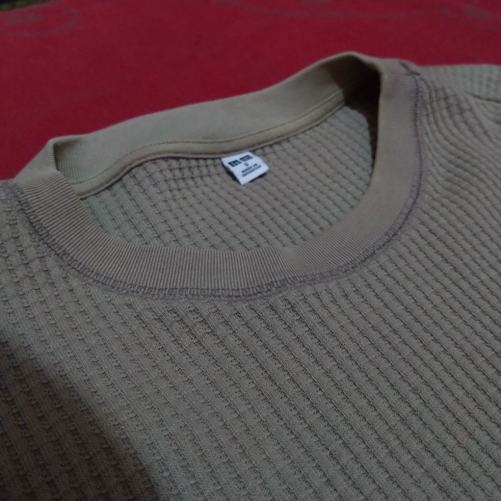 Uniqlo Waffle Knit Crewneck Sweater Coklat/Brown Small (S)