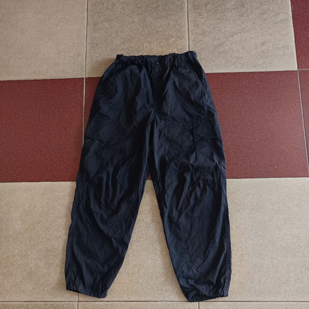 celana panjang jogger cargo Uniqlo kids hitam