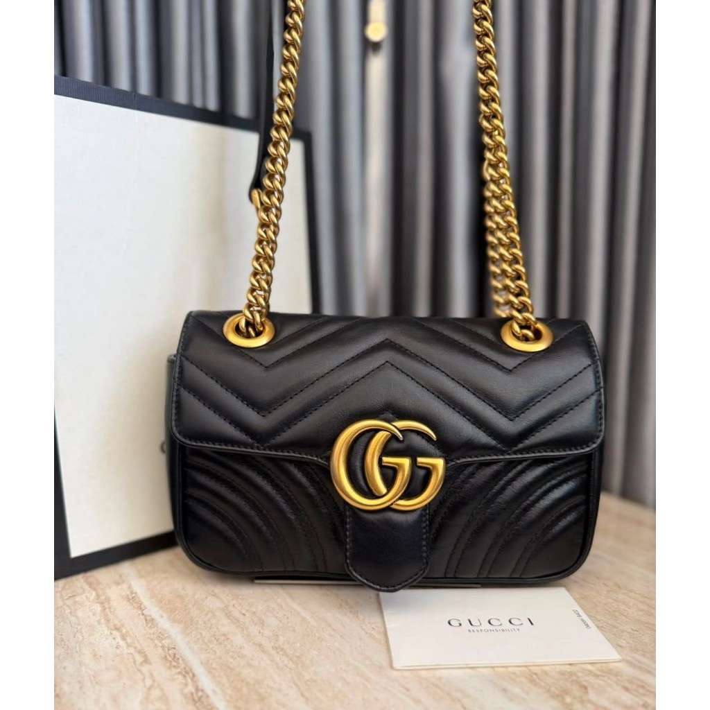 VGC Gc Marmont Mini (22cm) Black GHW with booklet and box