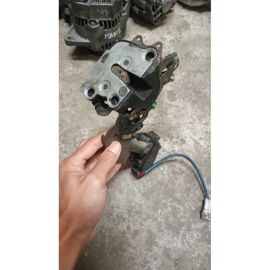 Doorlock belakang kiri baleno