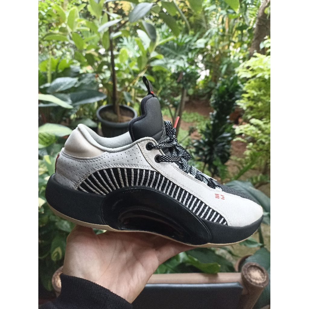 SEPATU NIKE AIR JORDAN AJ 35 LOW SIZE 42,5